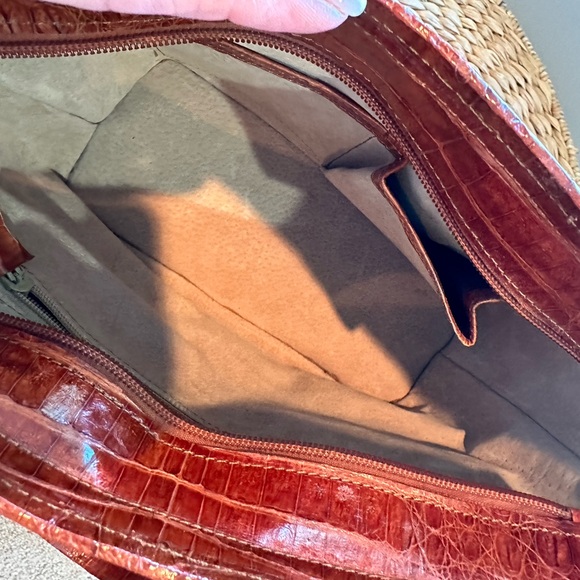 100% genuine alligator handbag/purse from Nicaragua. - Picture 5 of 8